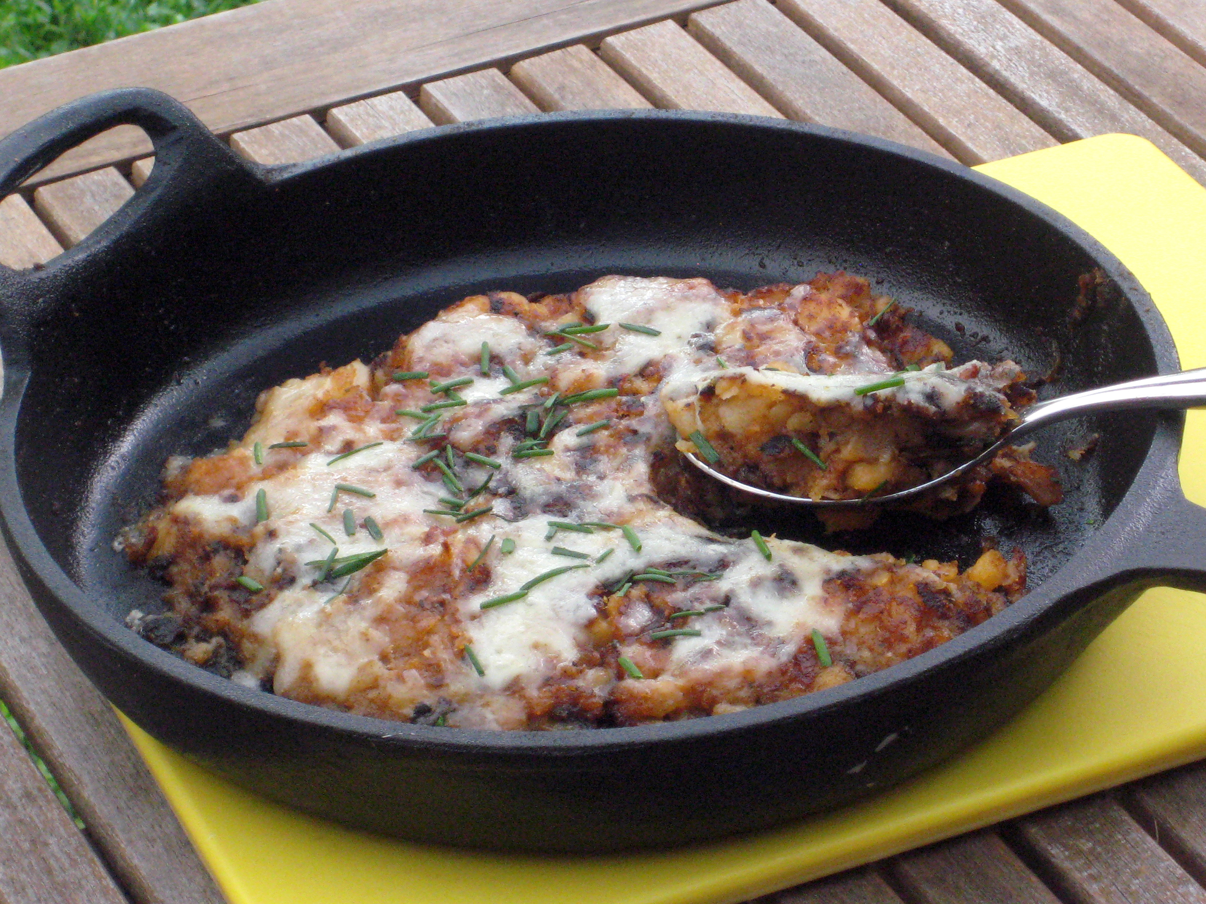 https://www.cookingchanneltv.com/content/dam/images/cook/fullset/2011/11/22/0/CCBAB102L_Cheesy-Hash-Browns_s4x3.jpg