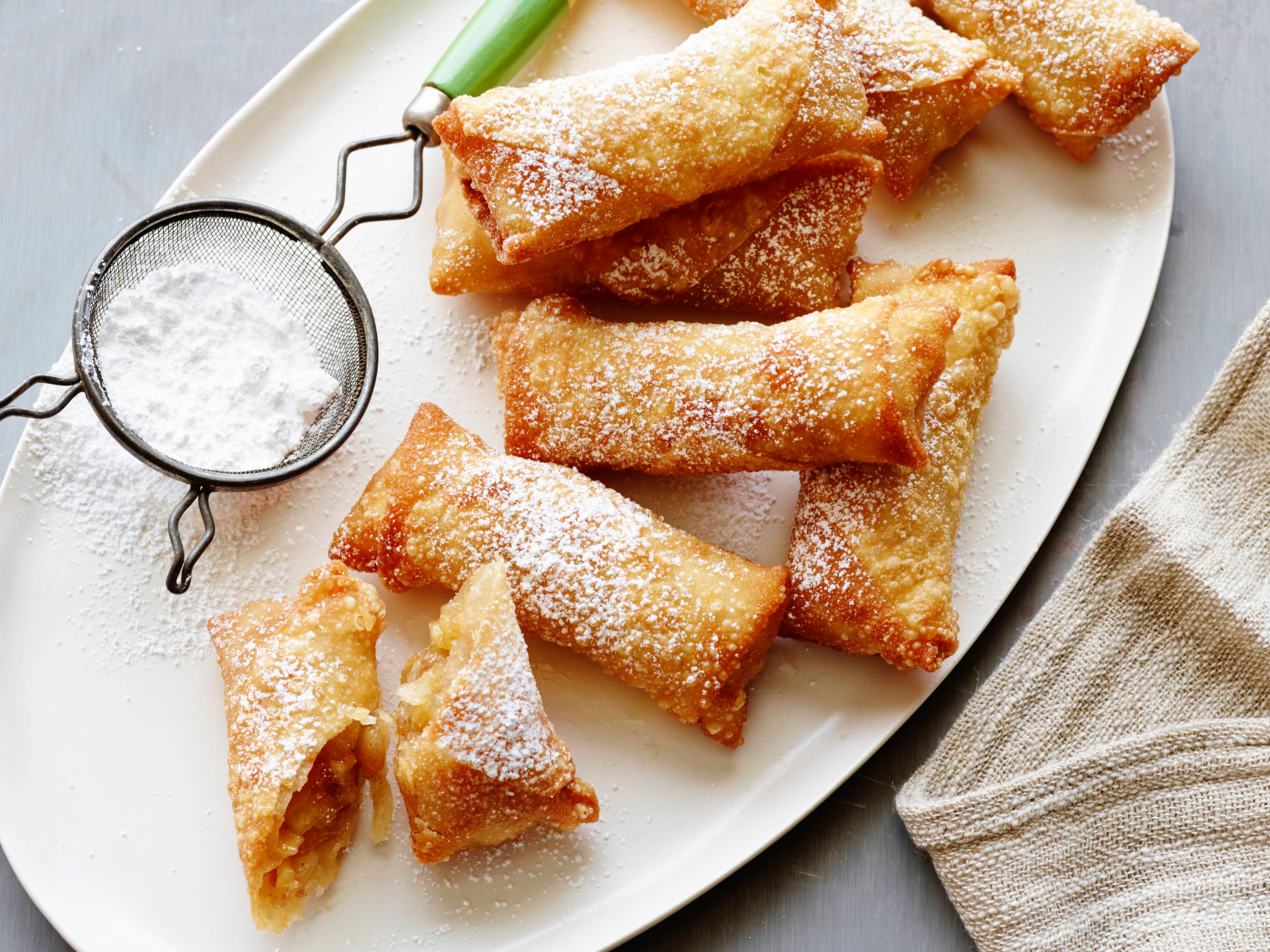 https://www.cookingchanneltv.com/content/dam/images/cook/fullset/2014/9/16/0/CCKEL507_apple-pie-eggrolls-recipe_s4x3.jpg